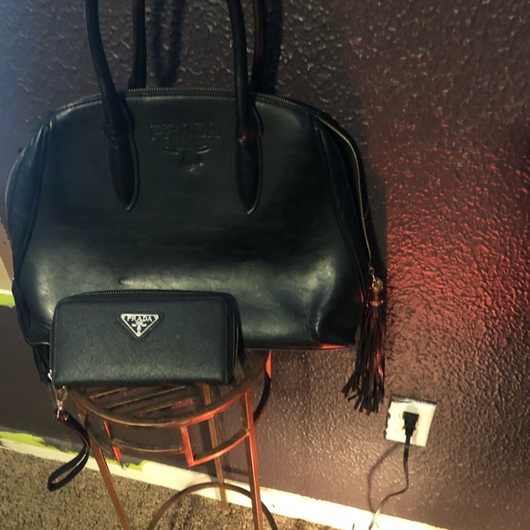 To many purses - Picture 8 of 8